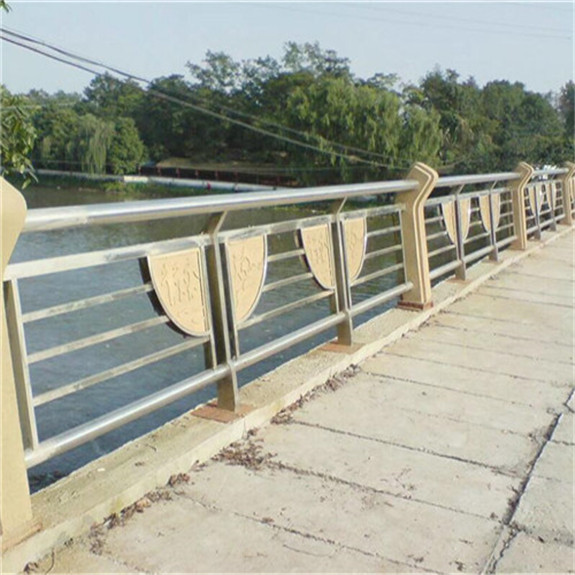 不銹鋼復(fù)合管橋梁護欄