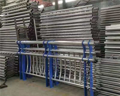 橋梁護(hù)欄廠家直銷 防撞橋梁護(hù)欄，不銹鋼復(fù)合管河道護(hù)欄